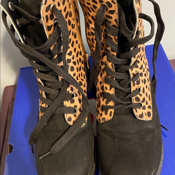 Combat type boots - Picture 2 of 4